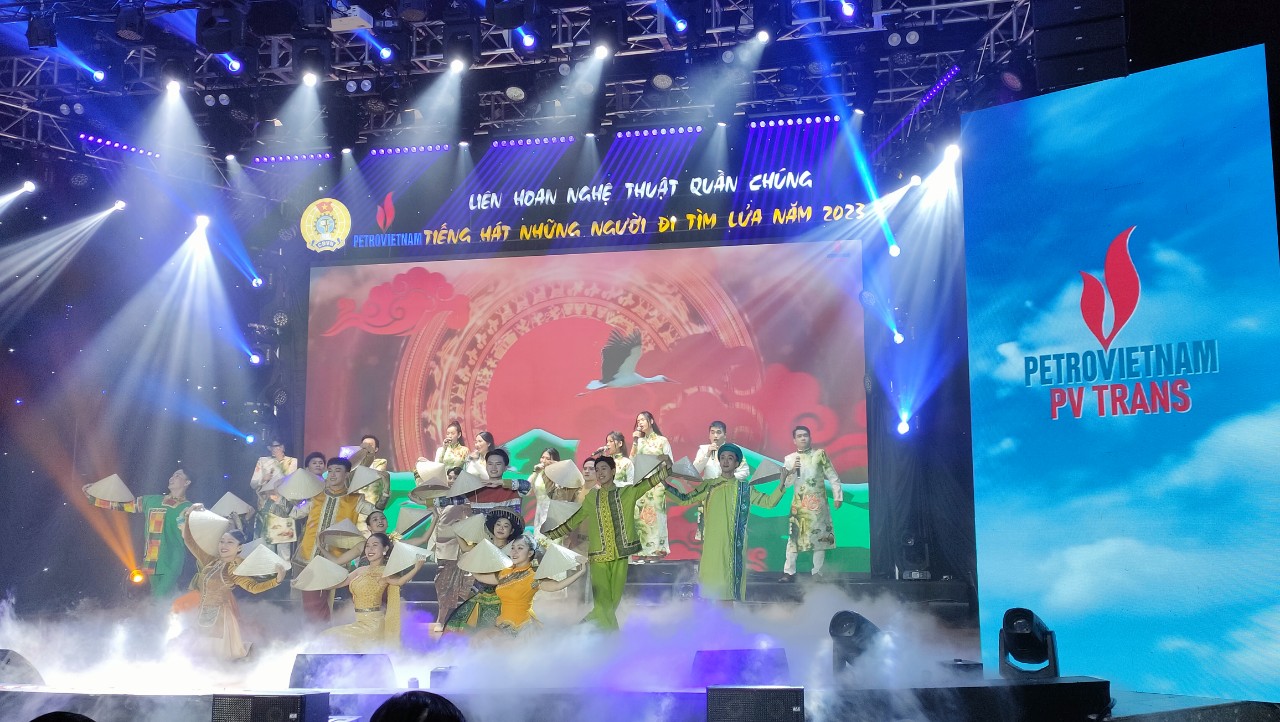 Ngày hội “Tiếng hát của những người đi tìm lửa”