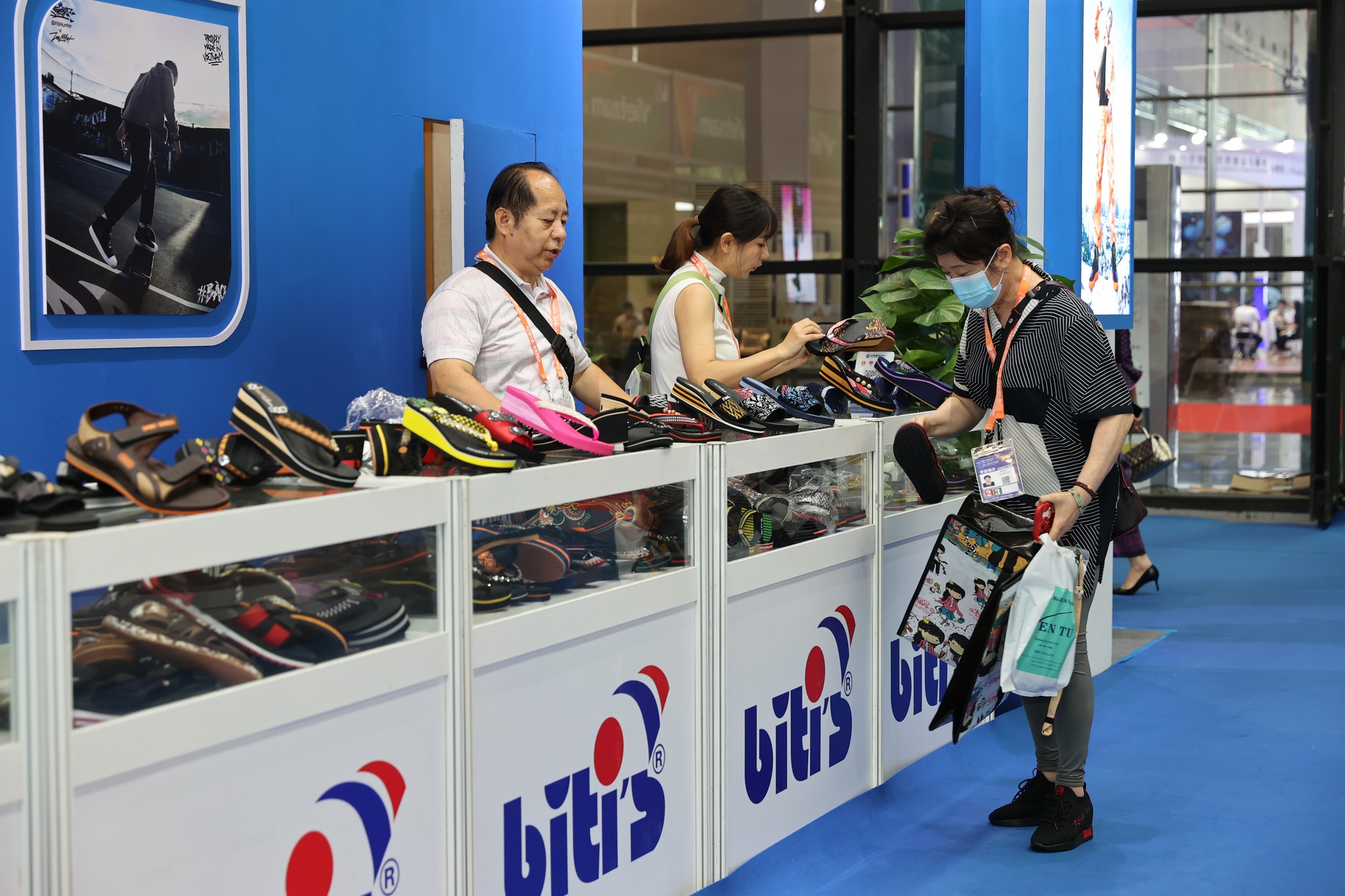 Thủ tướng Phạm Minh Ch&iacute;nh ph&aacute;t biểu tại khai mạc Hội chợ Trung Quốc - ASEAN - Ảnh 10.
