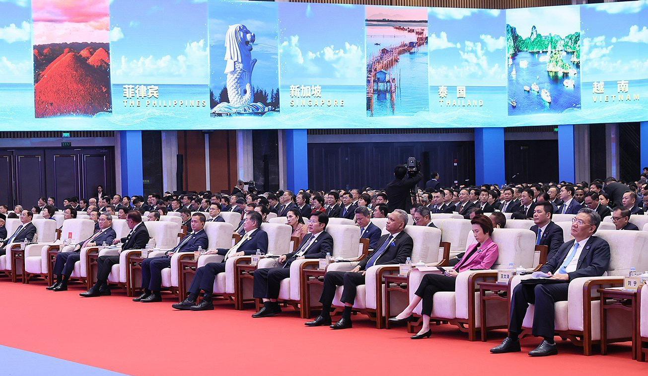 Thủ tướng Phạm Minh Ch&iacute;nh ph&aacute;t biểu tại khai mạc Hội chợ Trung Quốc - ASEAN - Ảnh 6.