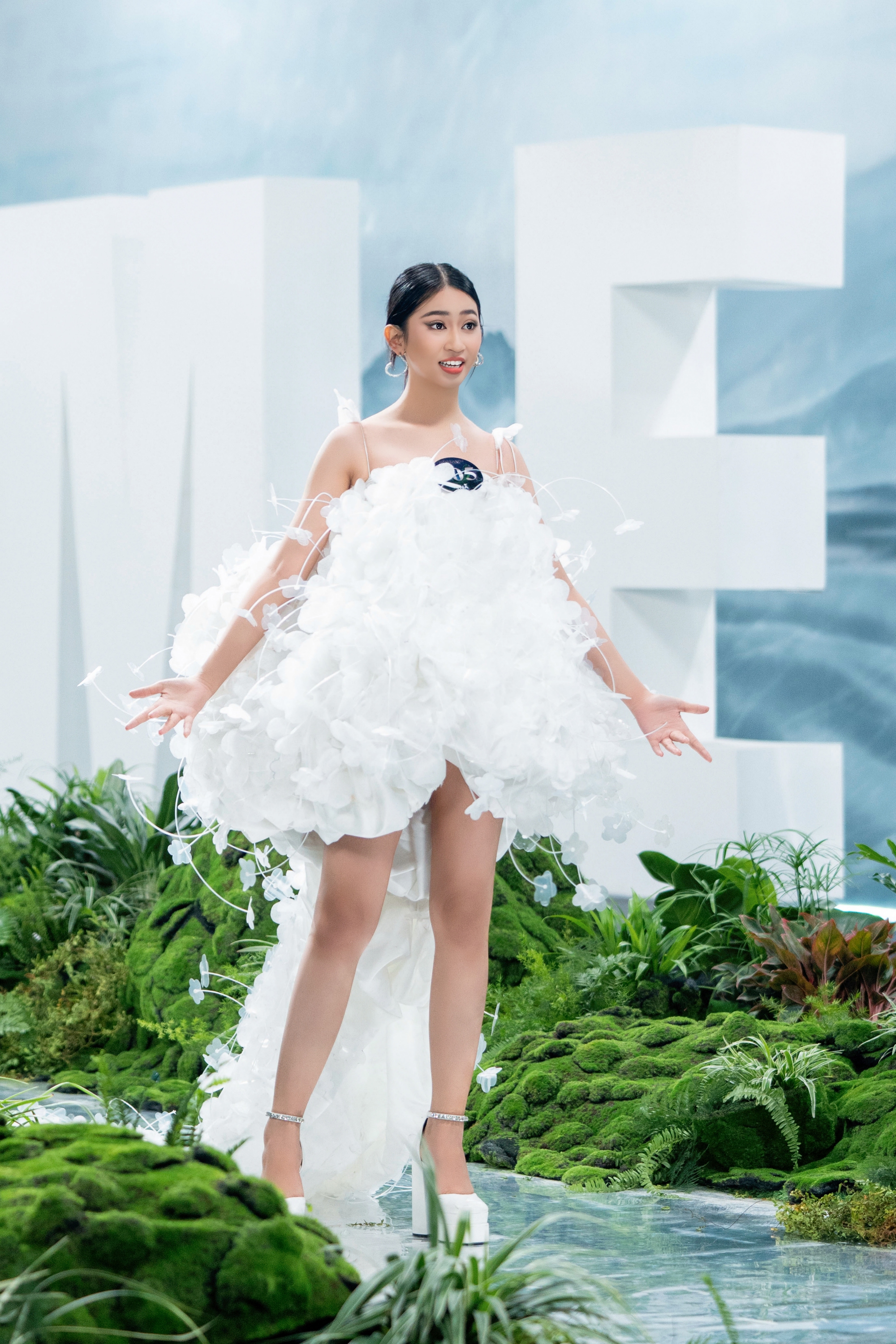 Th&iacute; sinh Miss Earth Việt Nam 2023 diện trang phục t&aacute;i chế độc đ&aacute;o - Ảnh 5.