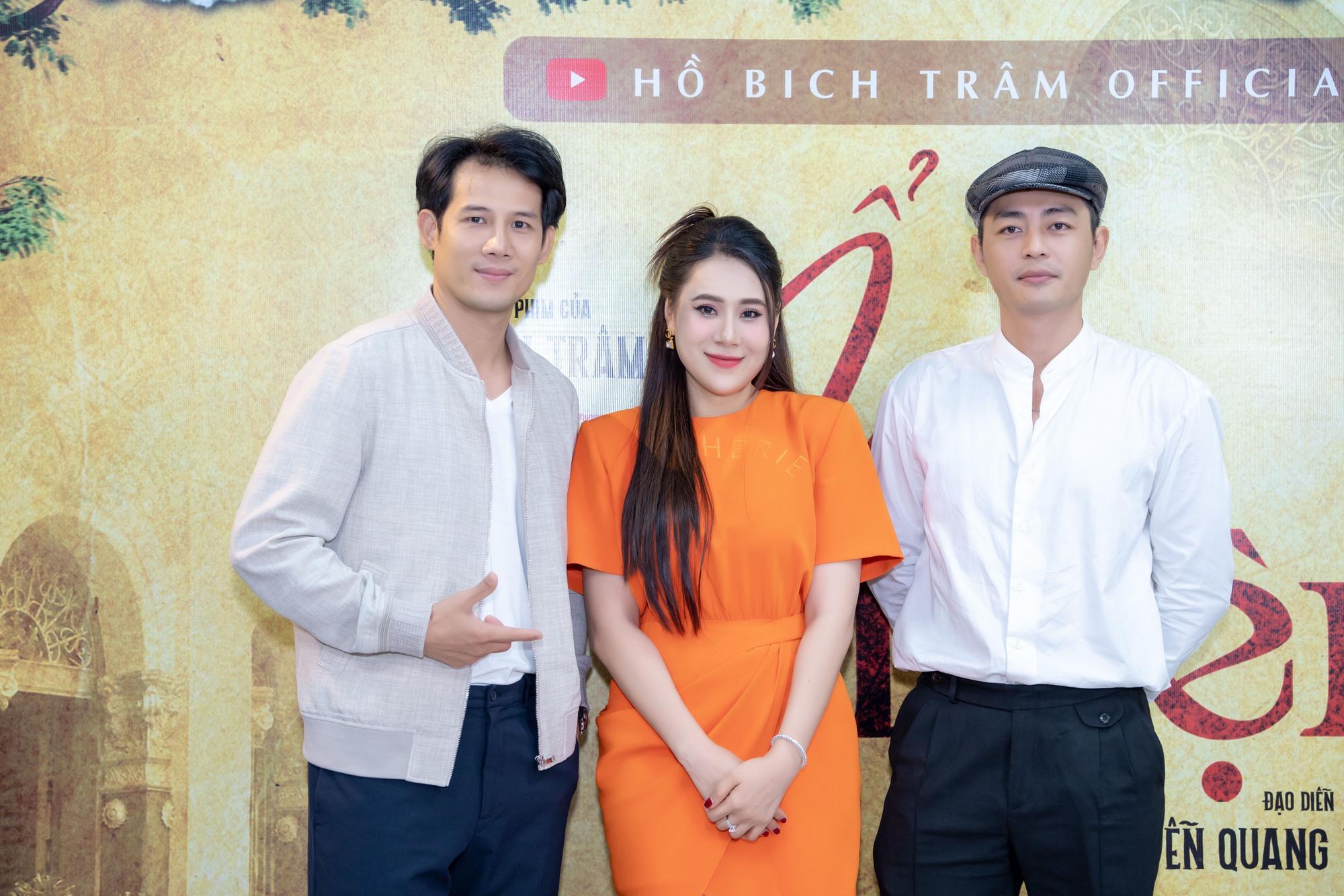 Hồ B&iacute;ch Tr&acirc;m &ldquo;chịu chơi&rdquo; với phim bối cảnh xưa - Ảnh 2.