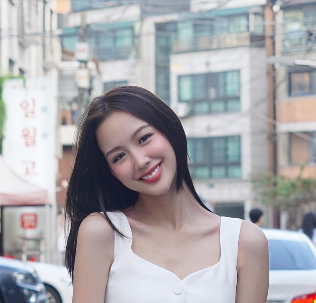 Phản ứng của khán giả khi Bảo Ngọc nhận nuôi bé gái mồ côi