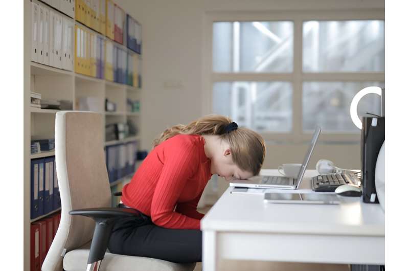 Cách "chợp mắt" thần kỳ để thức đêm làm việc, chăm con không mệt