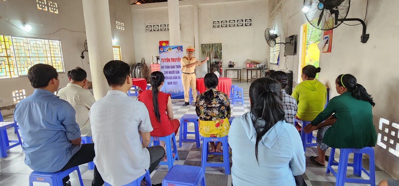 B&aacute;o động c&ocirc;ng nh&acirc;n, người lao động thiệt mạng v&igrave; tai nạn giao th&ocirc;ng - Ảnh 2.