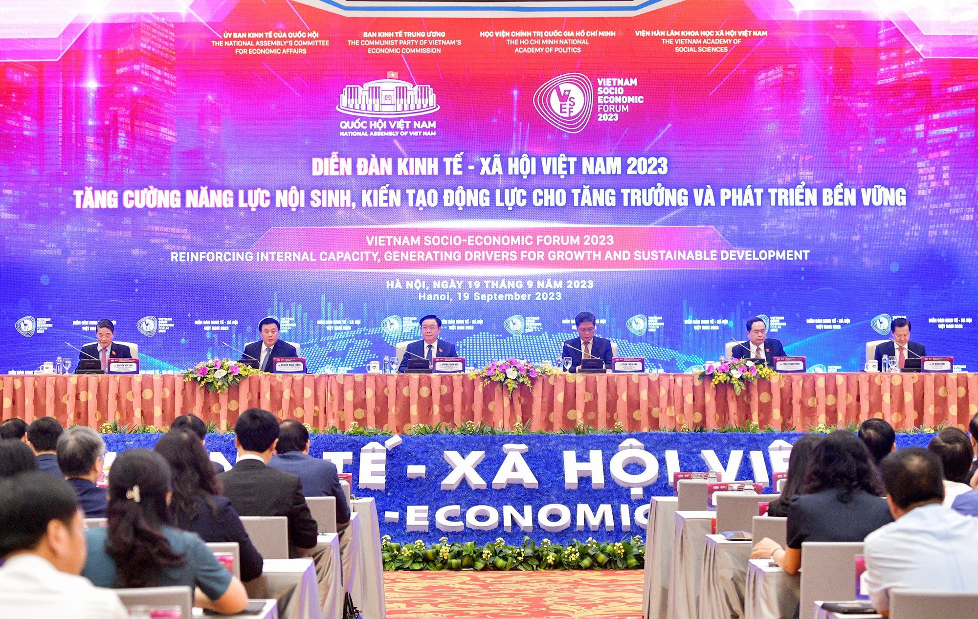 Chủ tịch Quốc hội: Việc n&eacute; tr&aacute;nh, đ&ugrave;n đẩy tr&aacute;ch nhiệm l&agrave;m tắc đầu tư c&ocirc;ng - Ảnh 3.