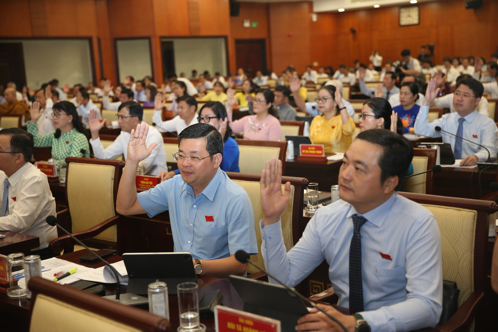 TP HCM ch&iacute;nh thức thu ph&iacute; sử dụng vỉa h&egrave; từ ng&agrave;y 1-1-2024 - Ảnh 1.