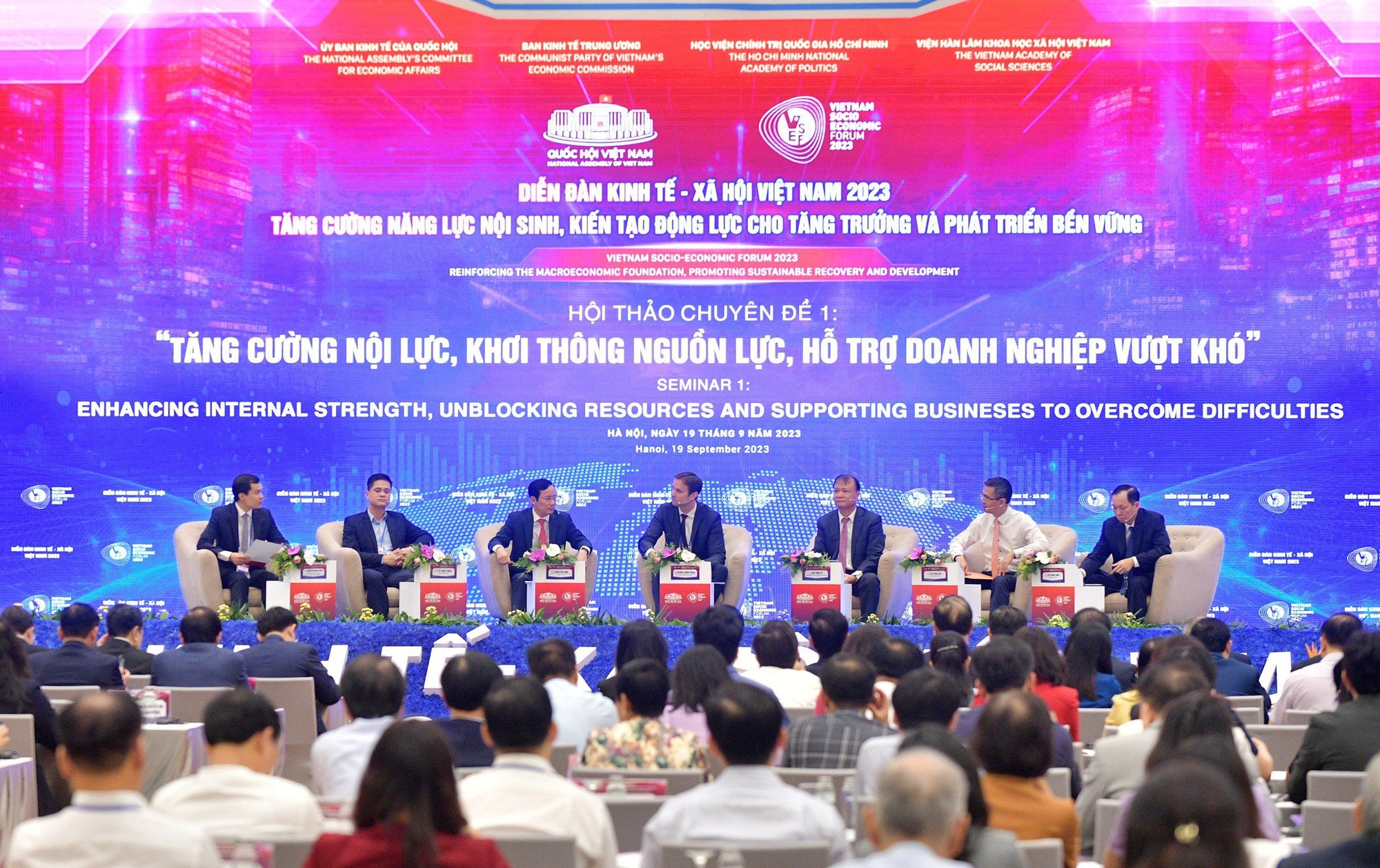 TS Trần Đ&igrave;nh Thi&ecirc;n: Doanh nghiệp Việt Nam trường kỳ chịu l&atilde;i suất cao - Ảnh 3.