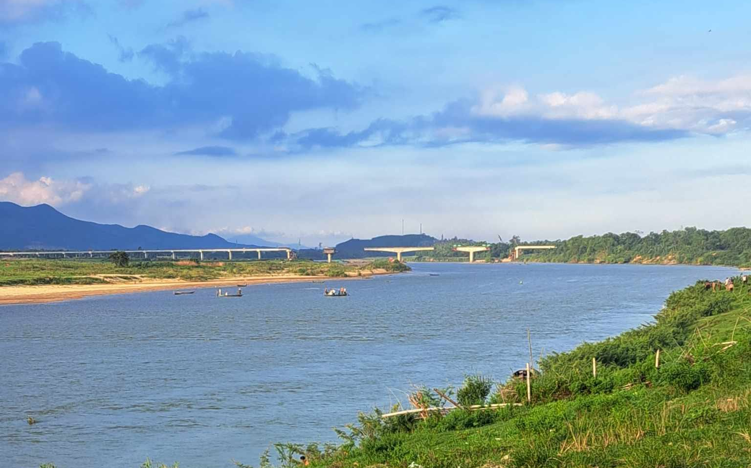 Nam thanh niên ở Quảng Nam bị nước cuốn tử vong lúc đánh cá - Ảnh 1.