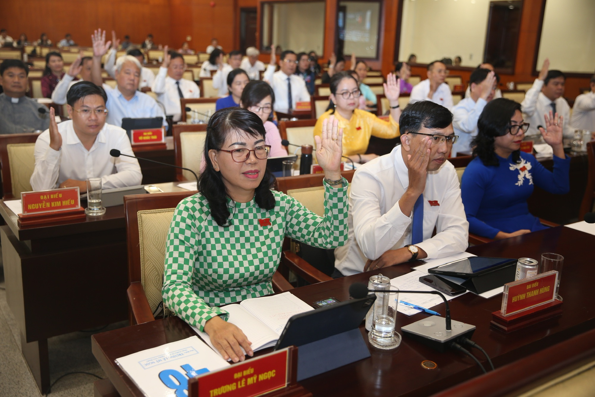 Công chức thuộc Trung ương đóng trên địa bàn TP HCM được hưởng thu nhập tăng thêm - Ảnh 1.