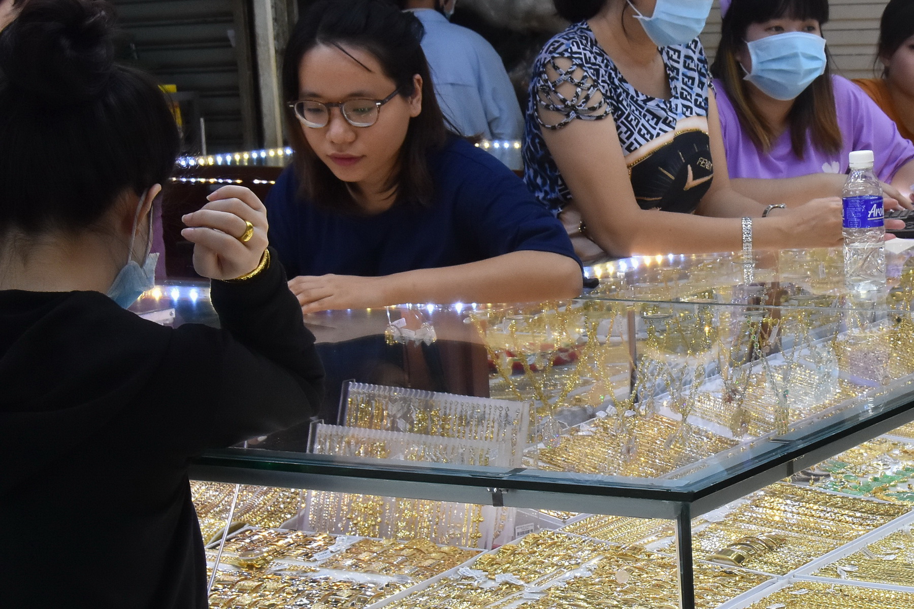 Giá vàng hôm nay 20-9: Vàng SJC và vàng nhẫn cùng chinh phục đỉnh cao mới