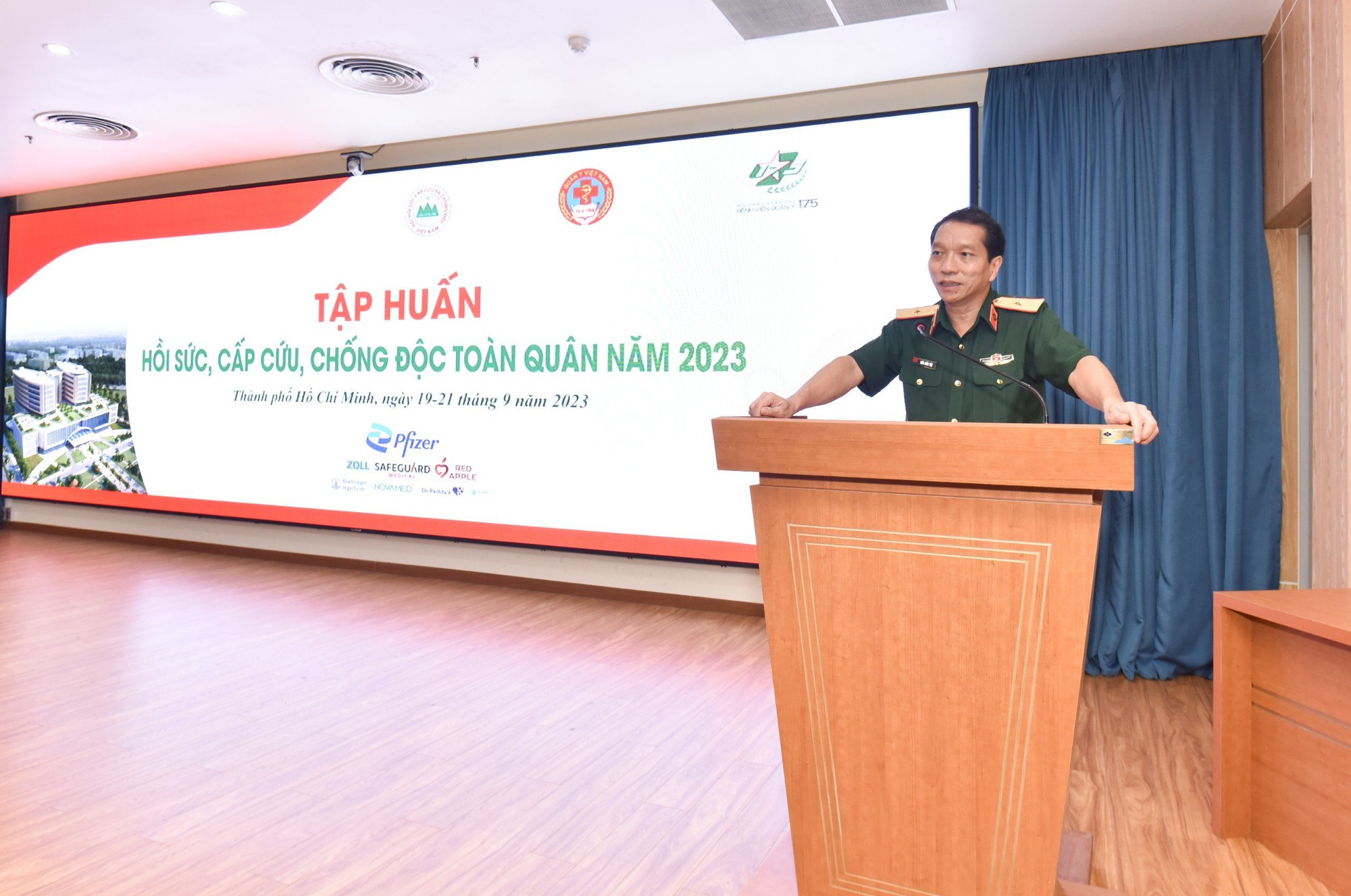 N&acirc;ng cao năng lực hồi sức t&iacute;ch cực chống độc cho b&aacute;c sĩ qu&acirc;n y - Ảnh 1.
