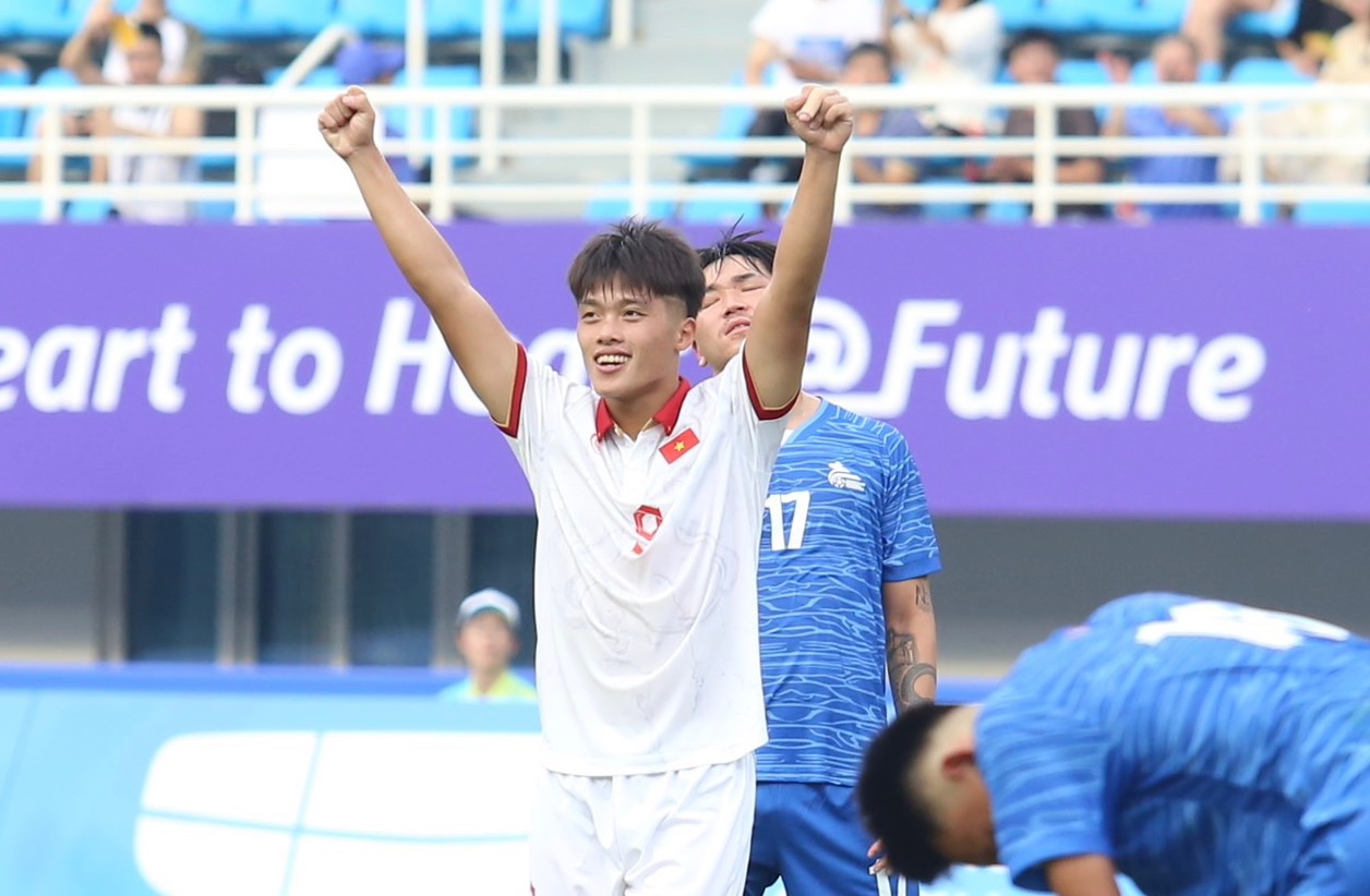 Sao trẻ HAGL lập cú đúp, tuyển Olympic Việt Nam thắng đậm Mông Cổ
