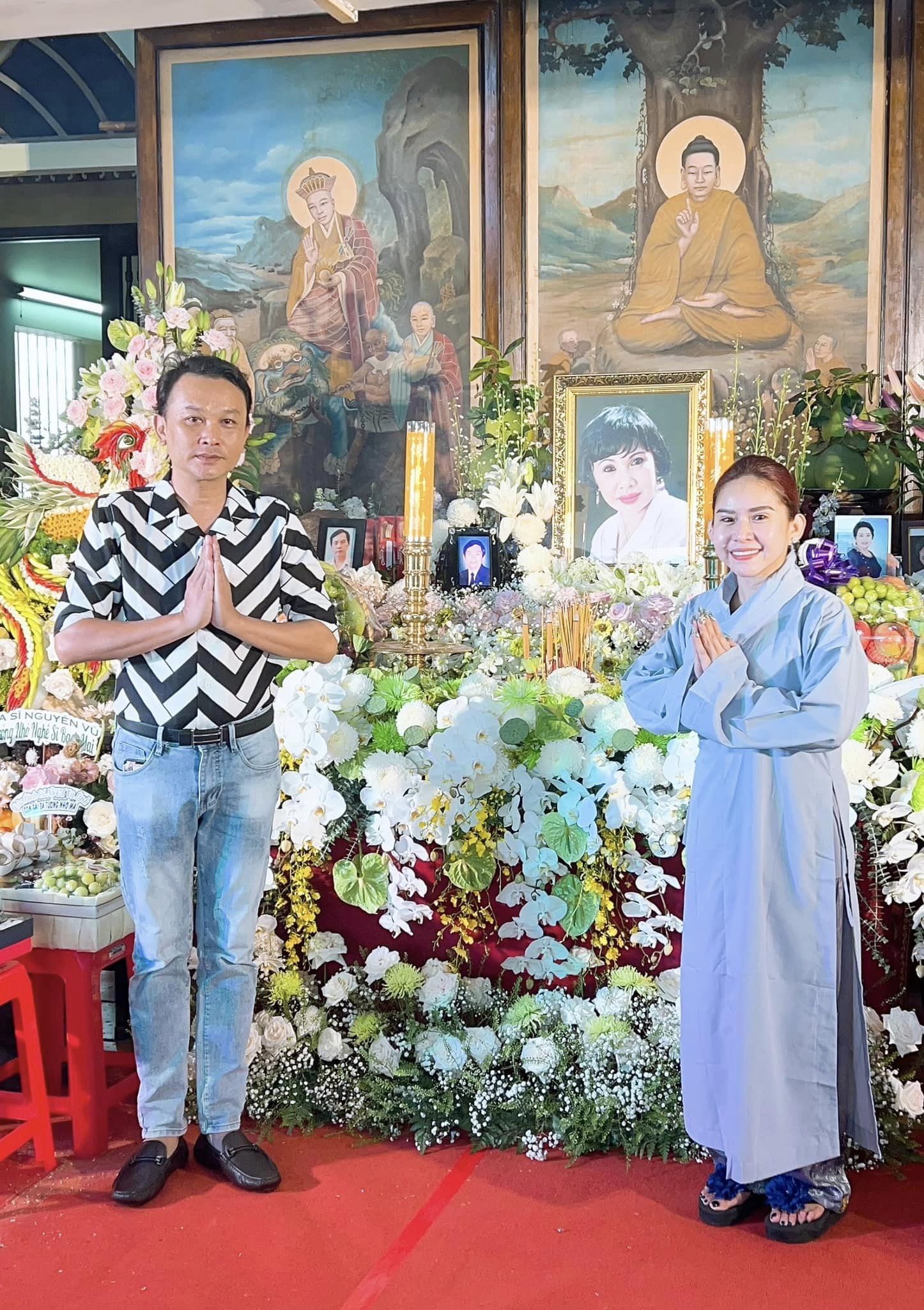 Nghệ sĩ s&acirc;n khấu tuồng cổ tề tựu trong ng&agrave;y giỗ cố nghệ sĩ, soạn giả Bạch Mai - Ảnh 6.