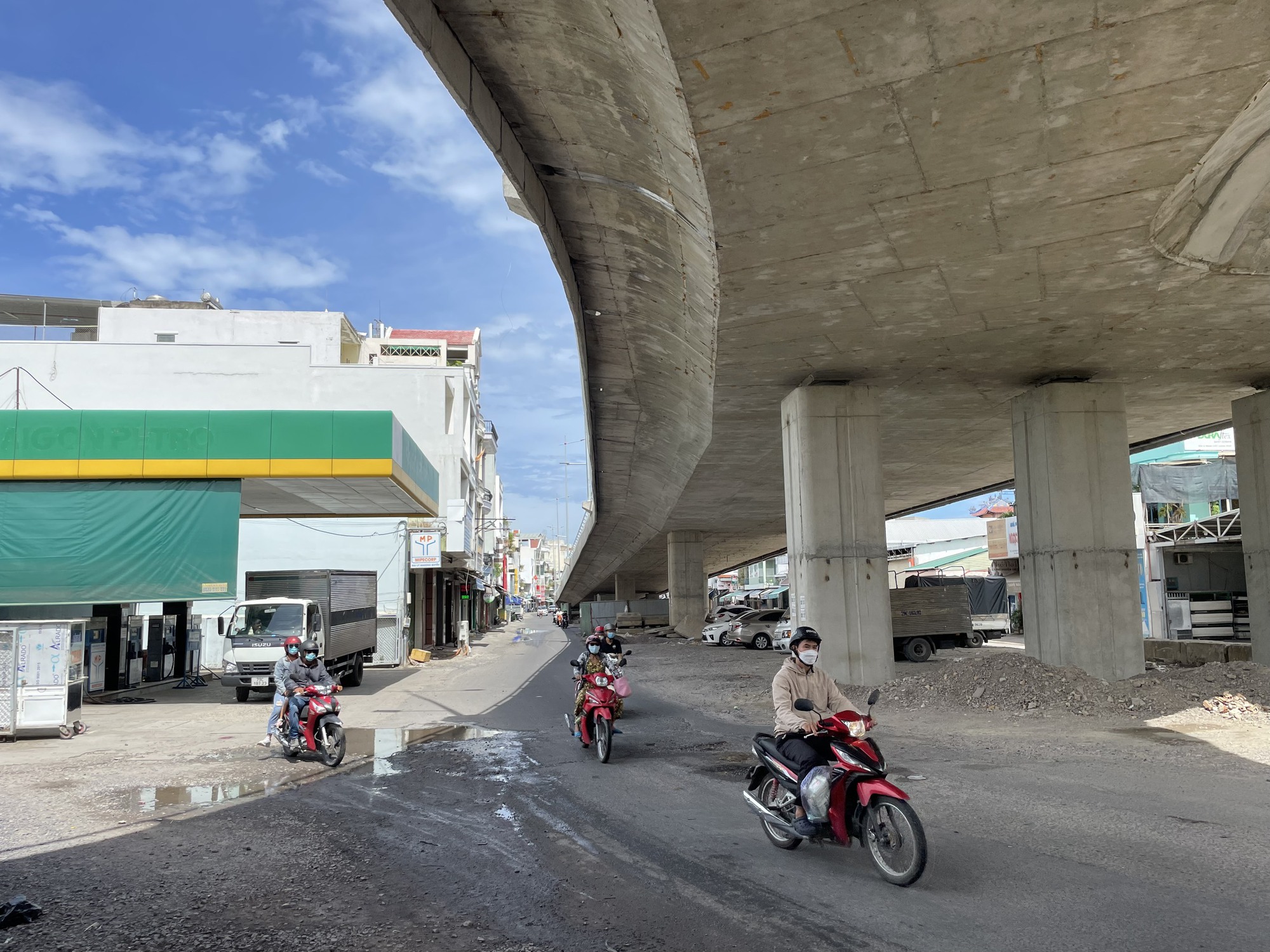 Cận cảnh nút giao 1.200 tỉ đồng vừa thông xe ở Nha Trang - Ảnh 7.
