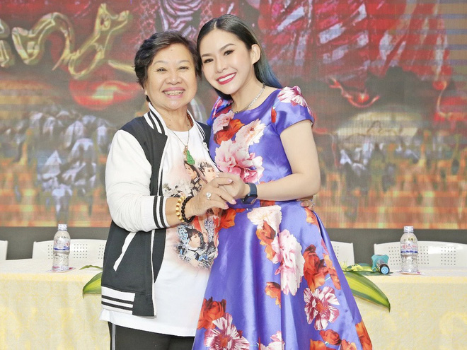 Nghệ sĩ s&acirc;n khấu tuồng cổ tề tựu trong ng&agrave;y giỗ cố nghệ sĩ, soạn giả Bạch Mai - Ảnh 3.