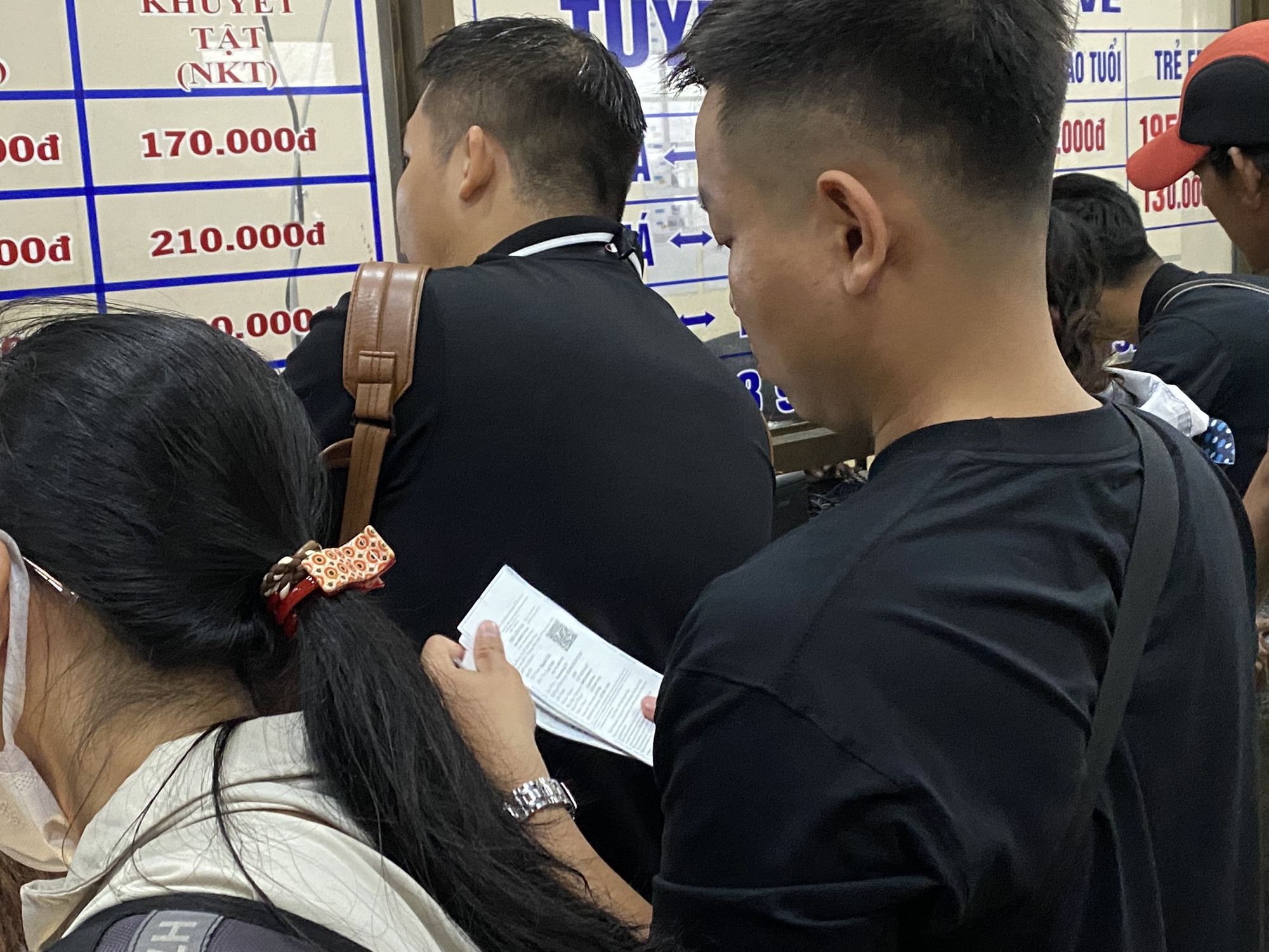 H&agrave;ng ng&agrave;n kh&aacute;ch phải chuyển hướng kh&aacute;c v&igrave; t&agrave;u, ph&agrave; ngưng hoạt động - Ảnh 4.
