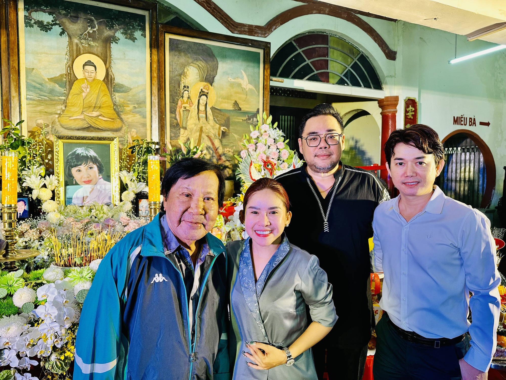 Nghệ sĩ s&acirc;n khấu tuồng cổ tề tựu trong ng&agrave;y giỗ cố nghệ sĩ, soạn giả Bạch Mai - Ảnh 7.