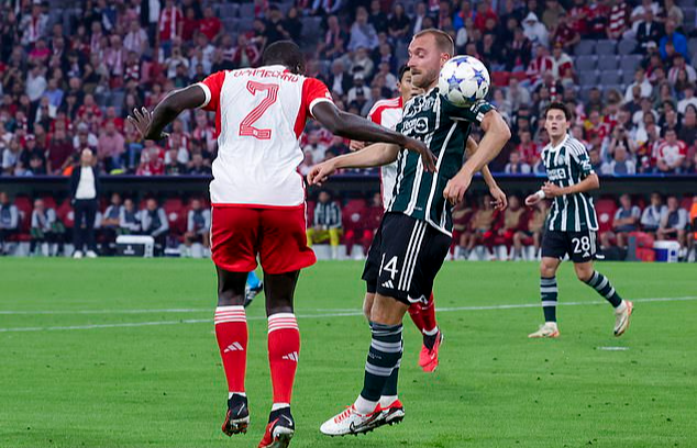 Thủ m&ocirc;n Onana g&acirc;y  thảm họa, Man United trắng tay trận đại chiến 7 b&agrave;n - Ảnh 4.