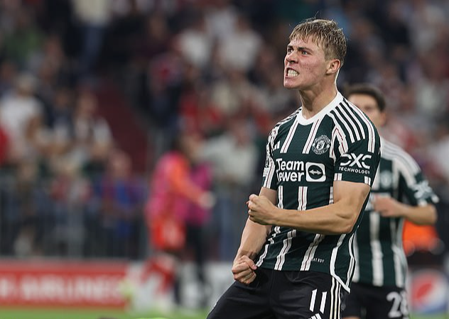 Truyền thông Anh châm ngòi cuộc chiến trên hàng công Man United - Ảnh 6.
