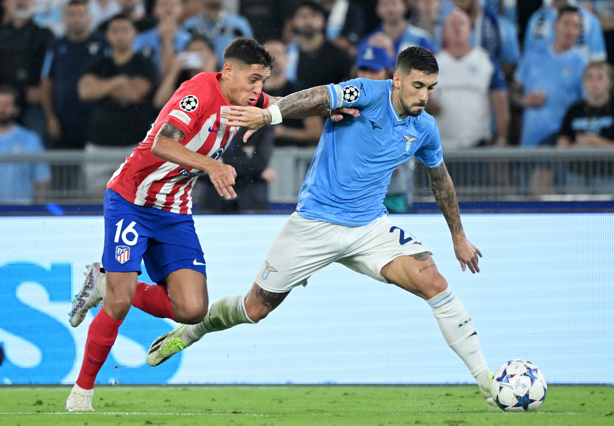 Thủ m&ocirc;n ghi b&agrave;n kh&ocirc;ng tưởng, Lazio giật điểm từ tay Atletico Madrid - Ảnh 2.