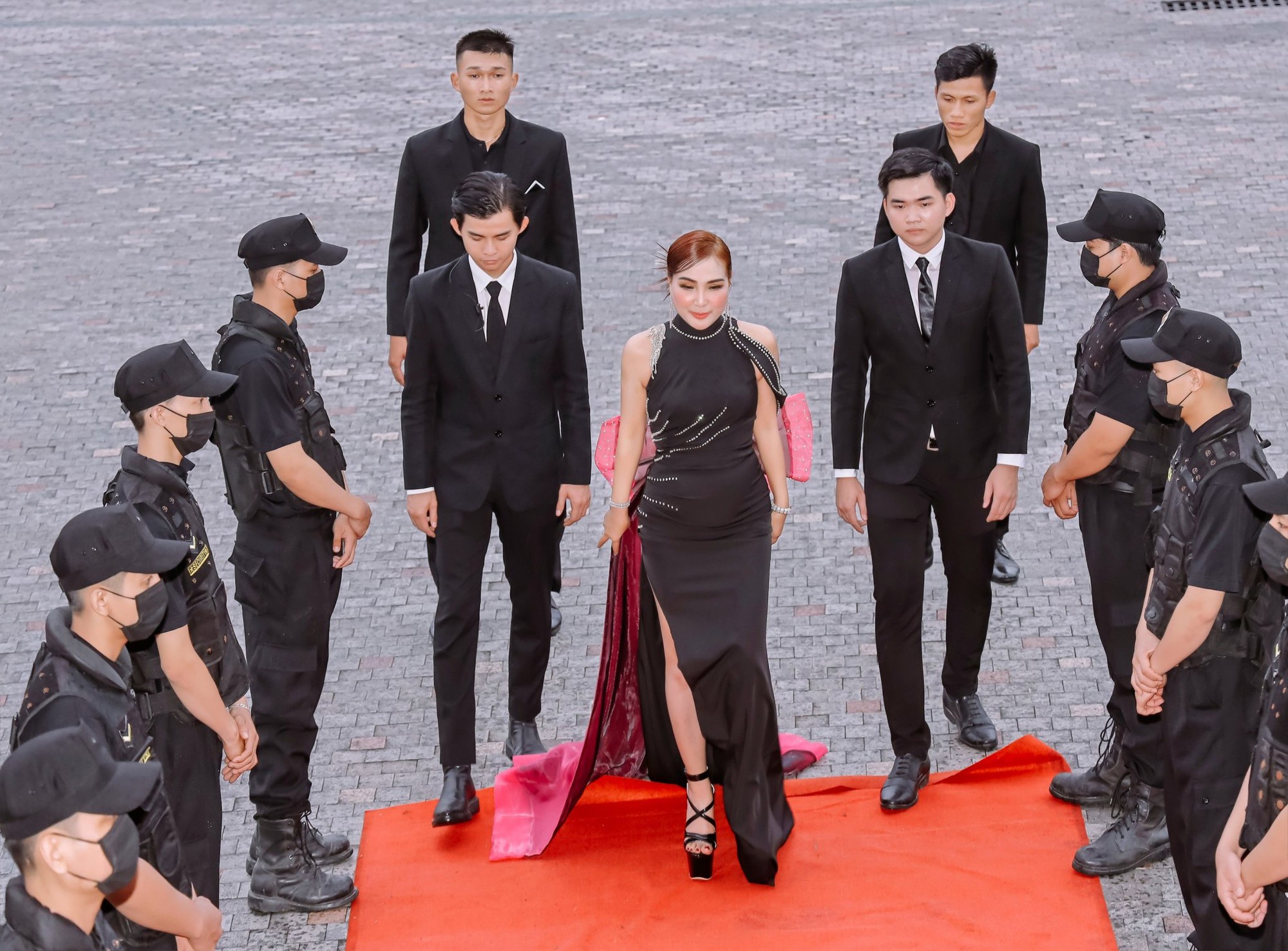 Chi&ecirc;m ngưỡng &ldquo;gia t&agrave;i&rdquo; khủng của chủ tịch Miss Vietnam Business Đặng Gia Bena - Ảnh 3.