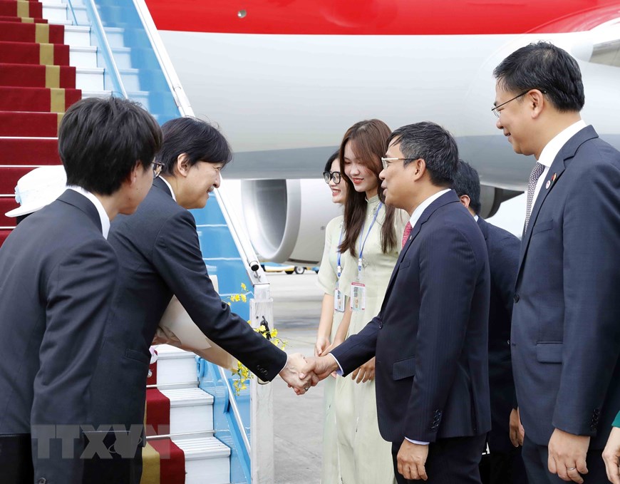 Ho&agrave;ng Th&aacute;i tử Nhật Bản v&agrave; C&ocirc;ng nương đến H&agrave; Nội, bắt đầu thăm ch&iacute;nh thức Việt Nam - Ảnh 4.