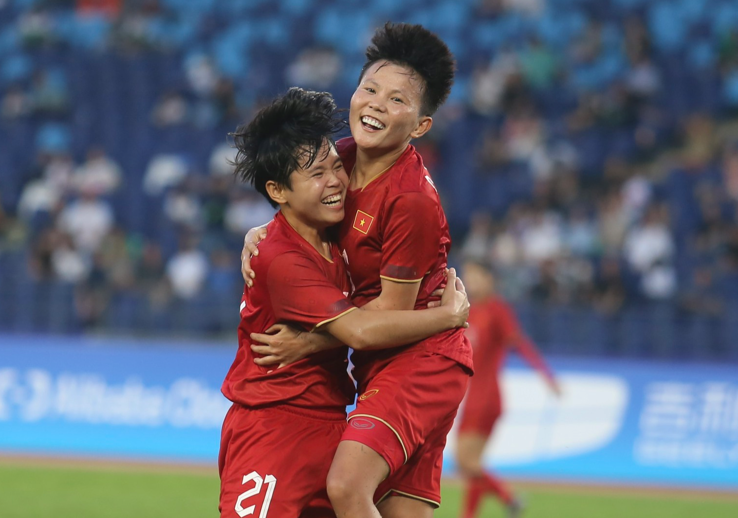 Ra qu&acirc;n ở ASIAD 19, tuyển nữ Việt Nam thắng nhẹ Nepal 2-0 - Ảnh 4.