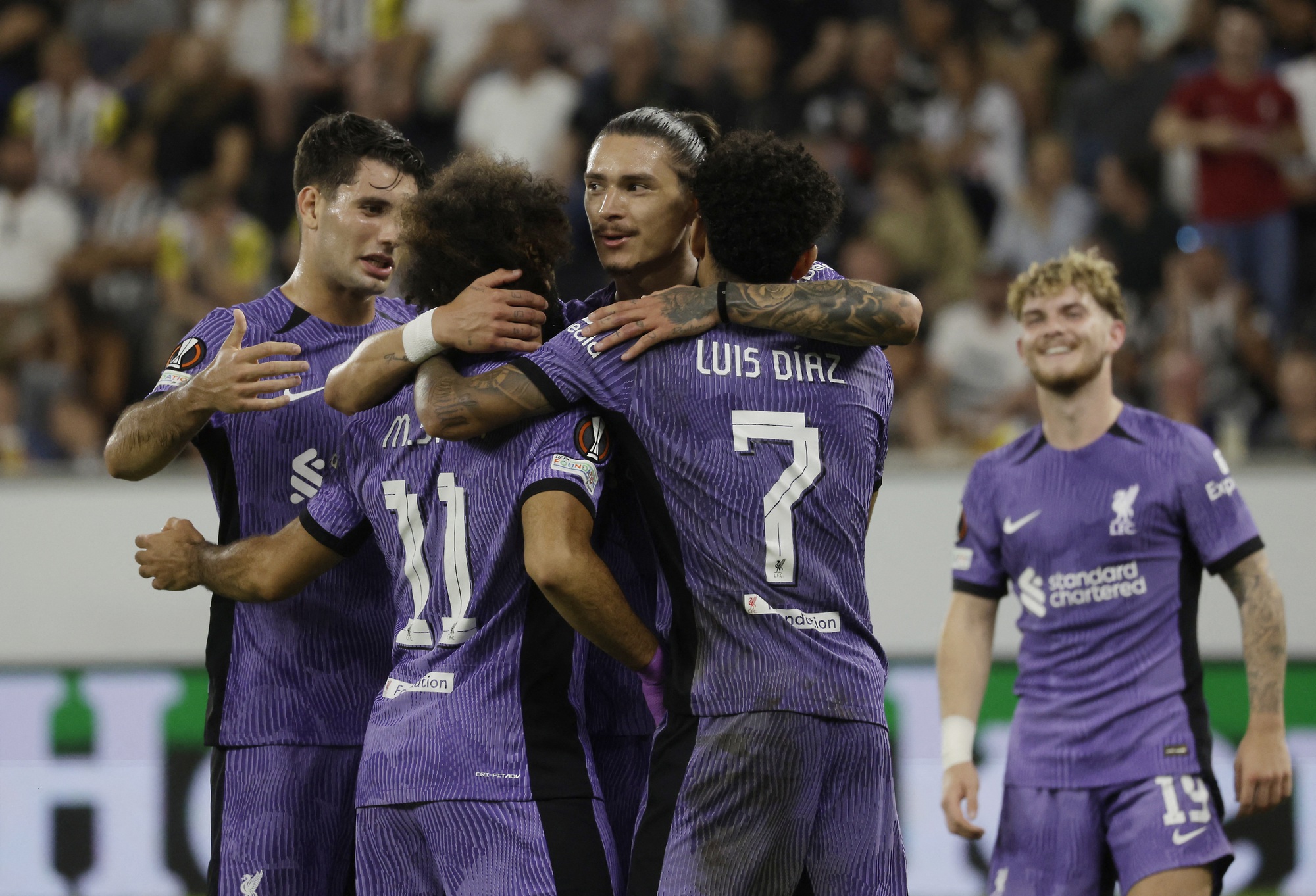 Liverpool ngược dòng thắng tưng bừng chủ nhà LASK Linz