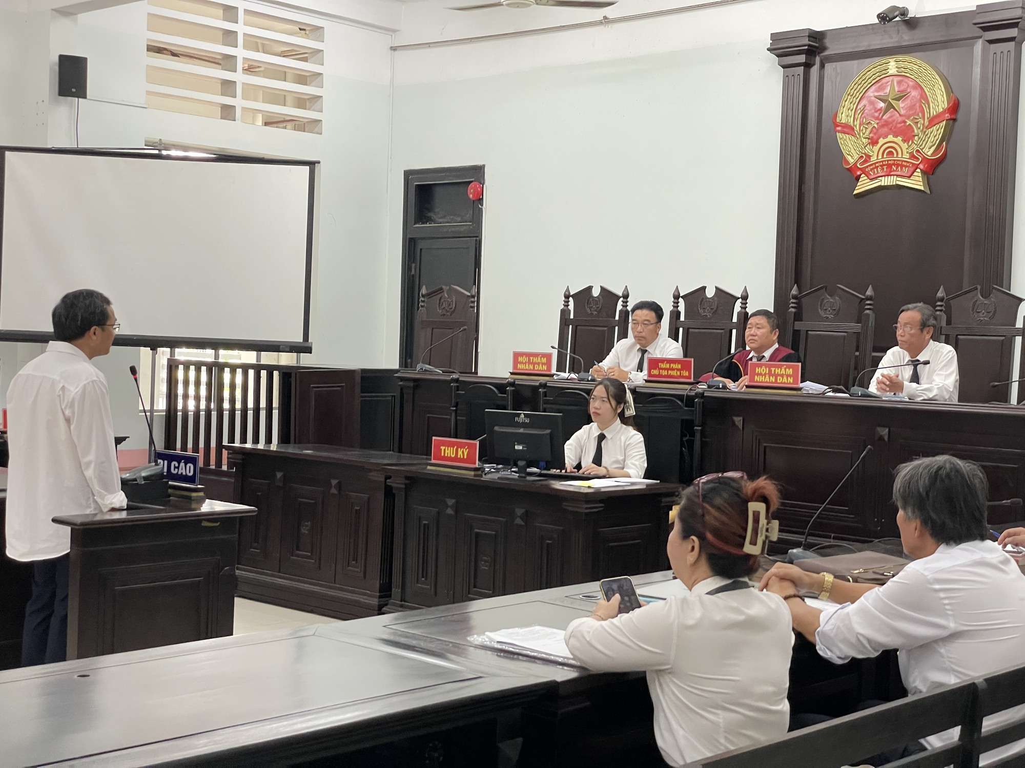 Vụ xe Mercedes tông chết người rồi bỏ chạy: "Nhấp môi" rượu, không ý thức được va chạm xảy ra!