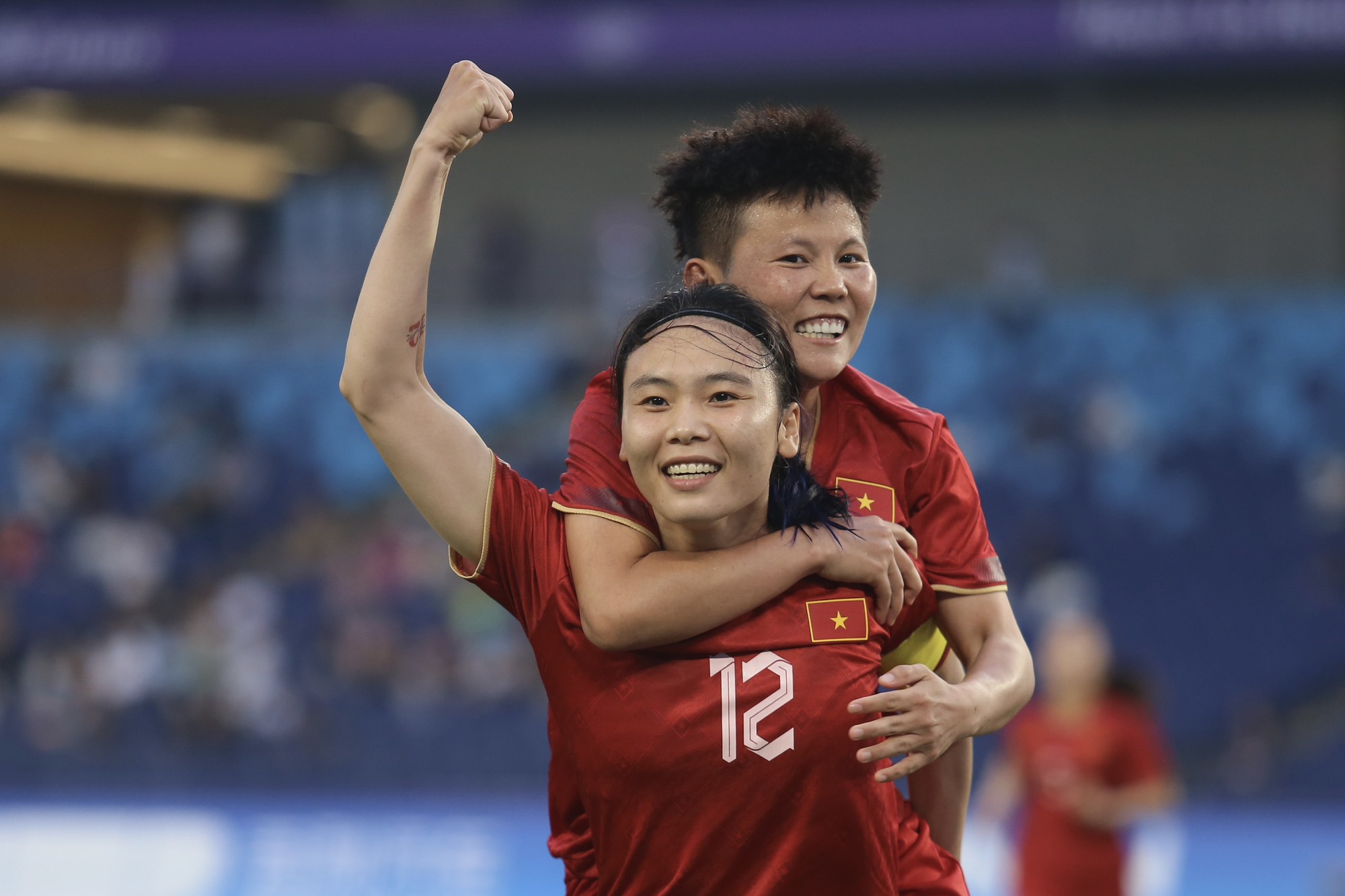 Ra qu&acirc;n ở ASIAD 19, tuyển nữ Việt Nam thắng nhẹ Nepal 2-0 - Ảnh 1.