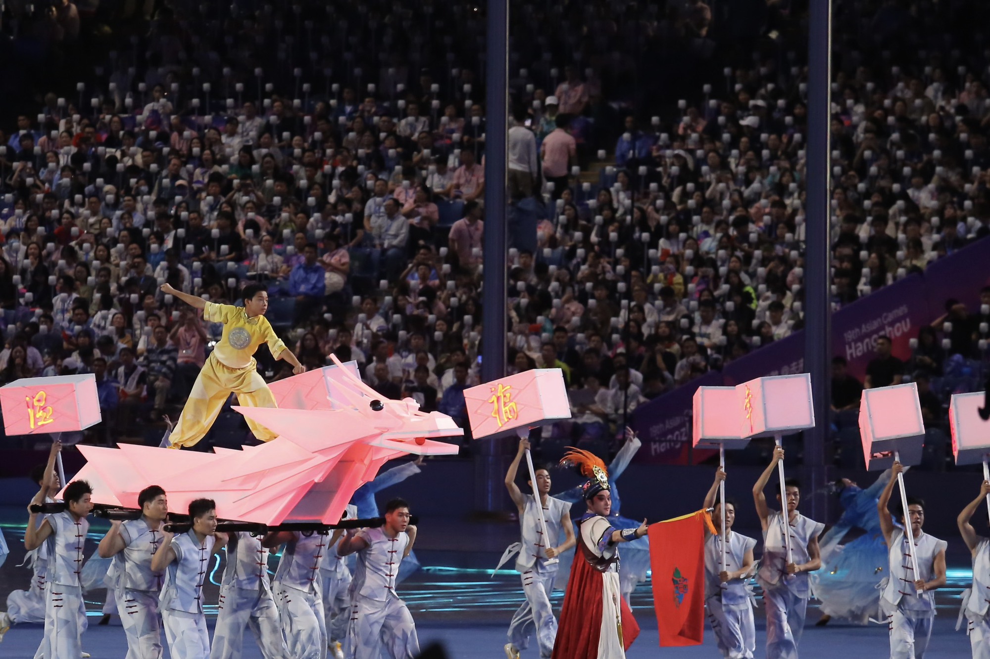 Khai mạc ASIAD 19: Từ tr&aacute;i tim đến tr&aacute;i tim, hướng về ch&acirc;u &Aacute; - Ảnh 36.
