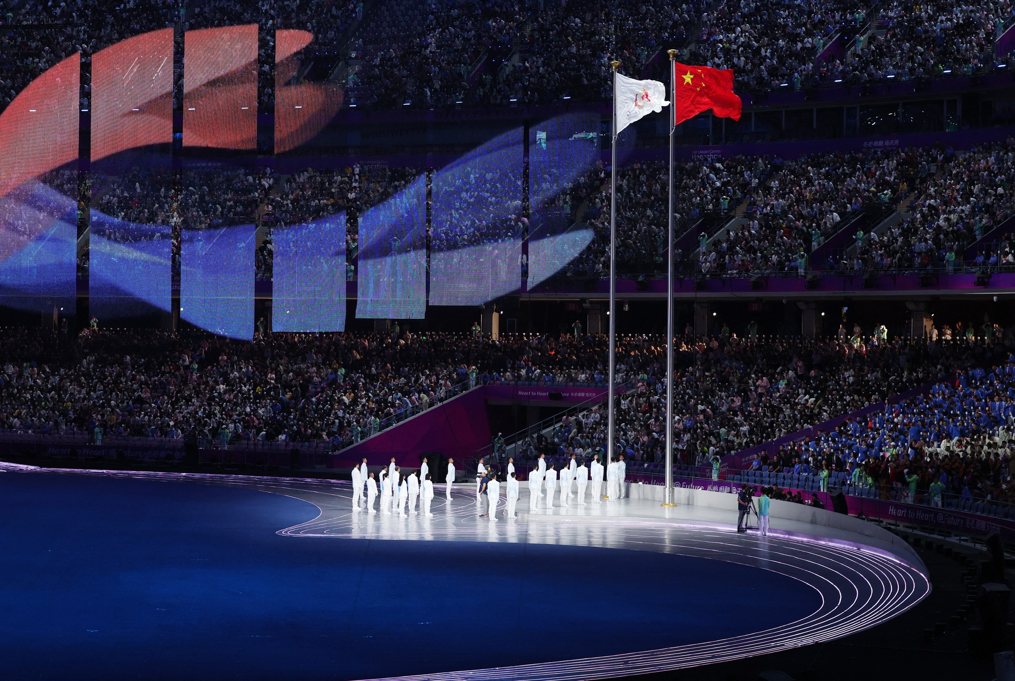 Khai mạc ASIAD 19: Từ tr&aacute;i tim đến tr&aacute;i tim, hướng về ch&acirc;u &Aacute; - Ảnh 4.