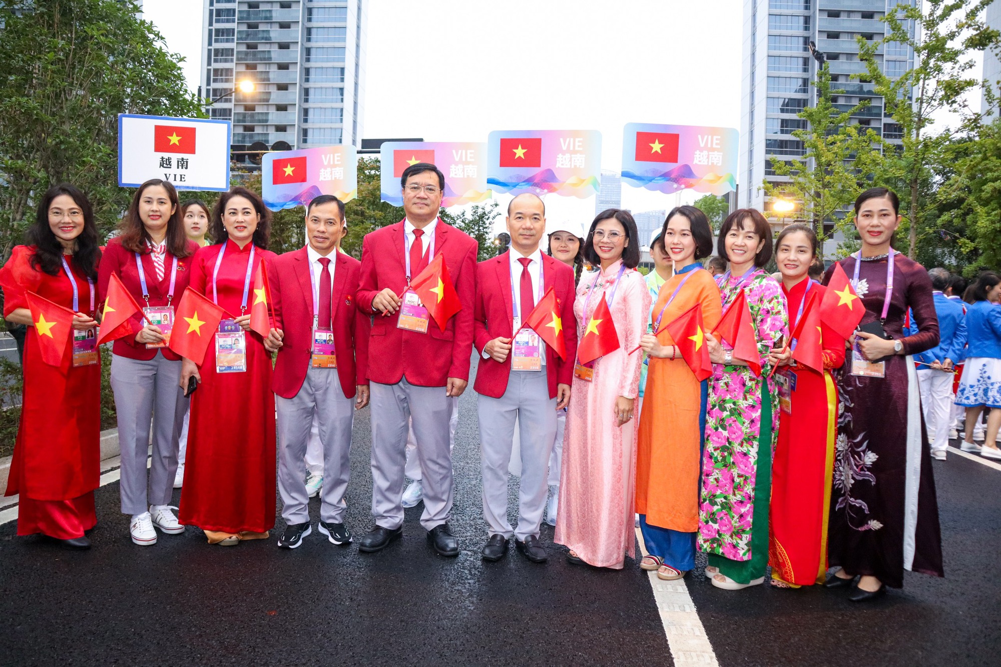Khai mạc ASIAD 19: Từ tr&aacute;i tim đến tr&aacute;i tim, hướng về ch&acirc;u &Aacute; - Ảnh 26.