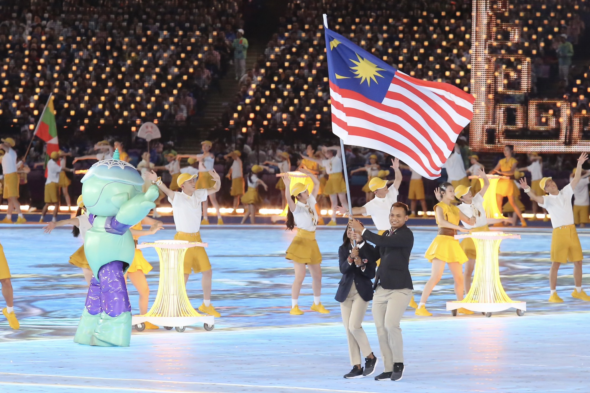 Khai mạc ASIAD 19: Từ tr&aacute;i tim đến tr&aacute;i tim, hướng về ch&acirc;u &Aacute; - Ảnh 25.
