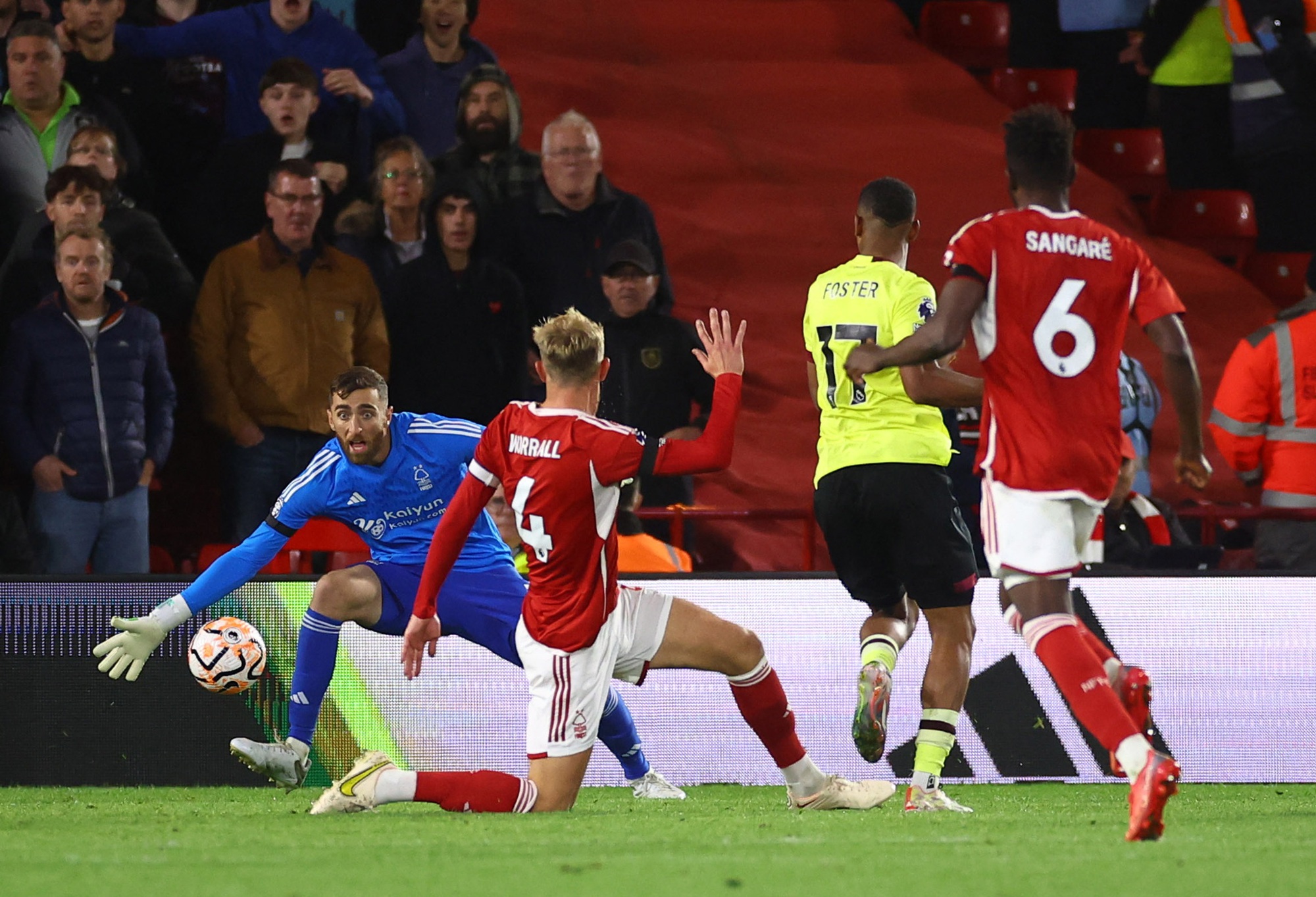Man City chờ hủy diệt Nottingham Forest, Man United khó đá với Burnley - Ảnh 3.