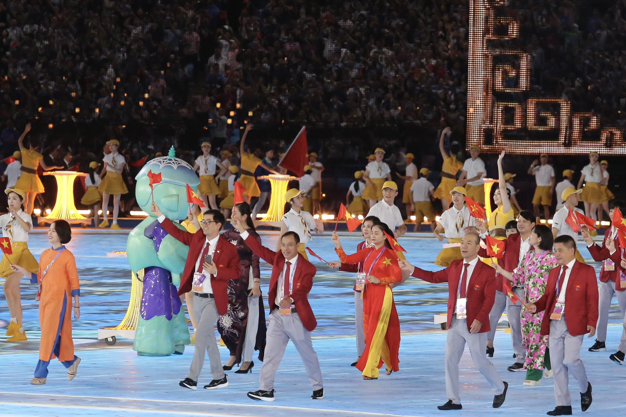 Khai mạc ASIAD 19: Từ tr&aacute;i tim đến tr&aacute;i tim, hướng về ch&acirc;u &Aacute; - Ảnh 15.