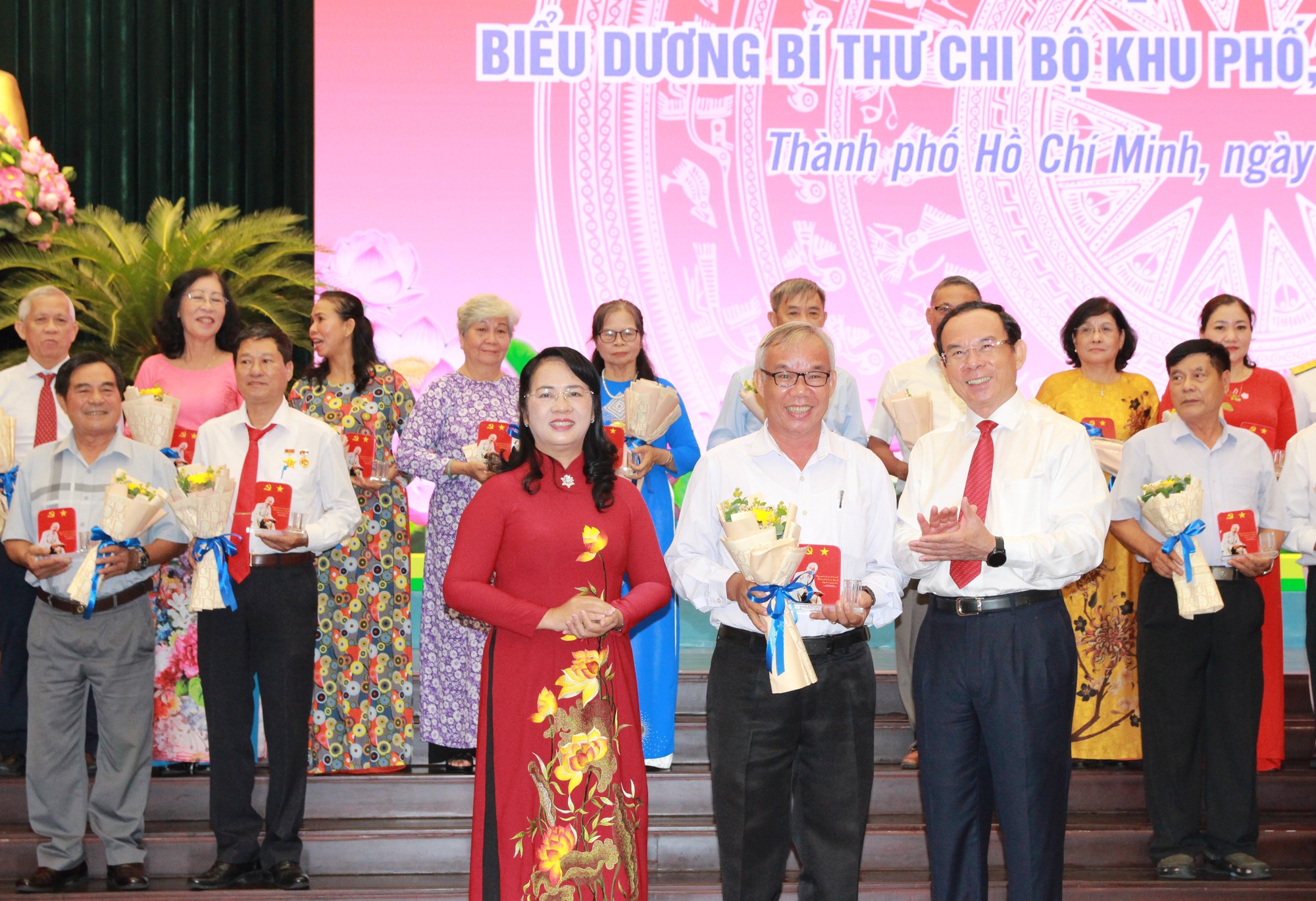 Việc gì có lợi cho dân phải hết sức làm