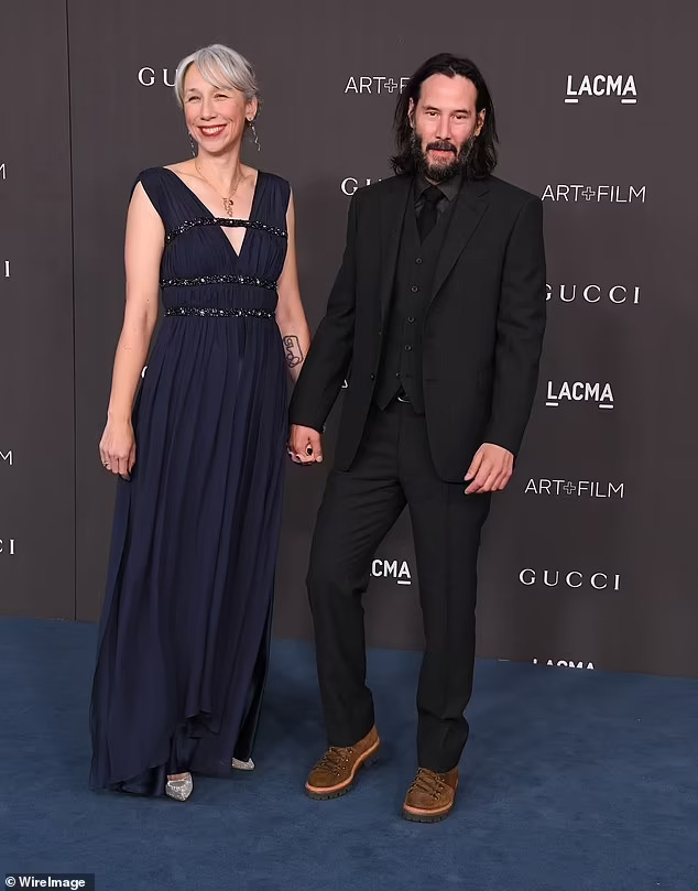 Bạn g&aacute;i 50 tuổi hết lời khen t&agrave;i tử Keanu Reeves - Ảnh 1.