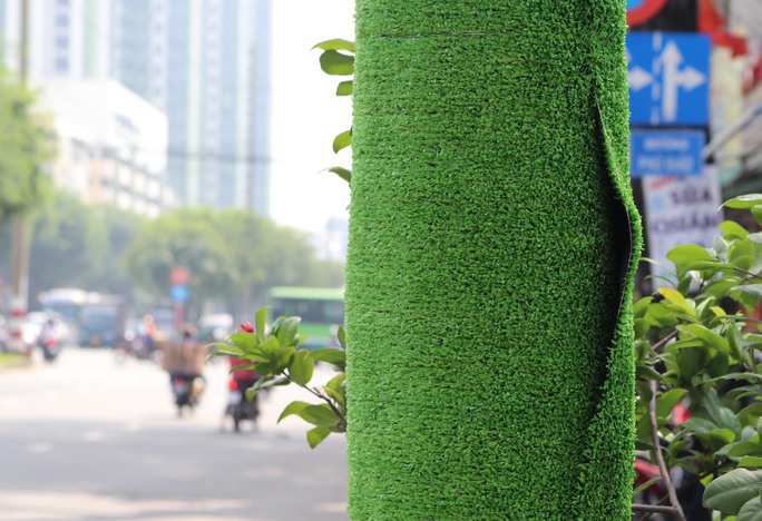 Từ vụ quấn cỏ ở cột điện để chống quảng cáo "bẩn": Làm quyết liệt, không đánh trống bỏ dùi, ai dám vi phạm?
