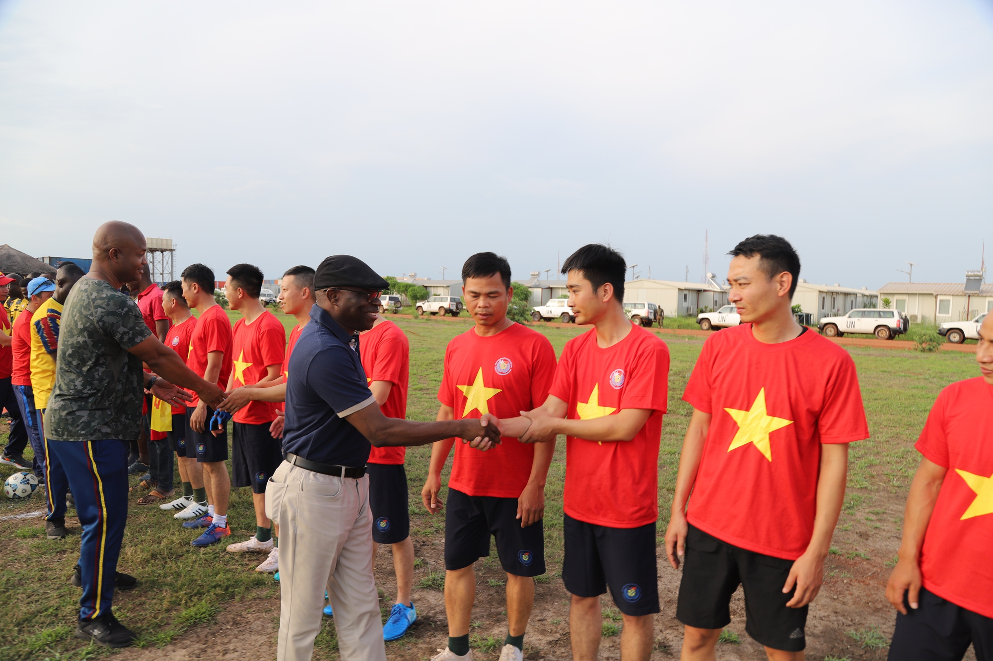 Một ngày với các quân nhân gìn giữ hòa bình tại nơi Đội Công binh Việt Nam đóng quân - Ảnh 11.