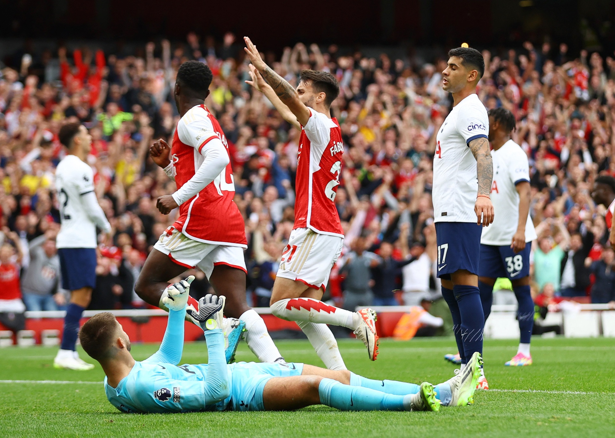 Rượt đuổi kịch tính, Tottenham cầm chân Arsenal - Ảnh 2.