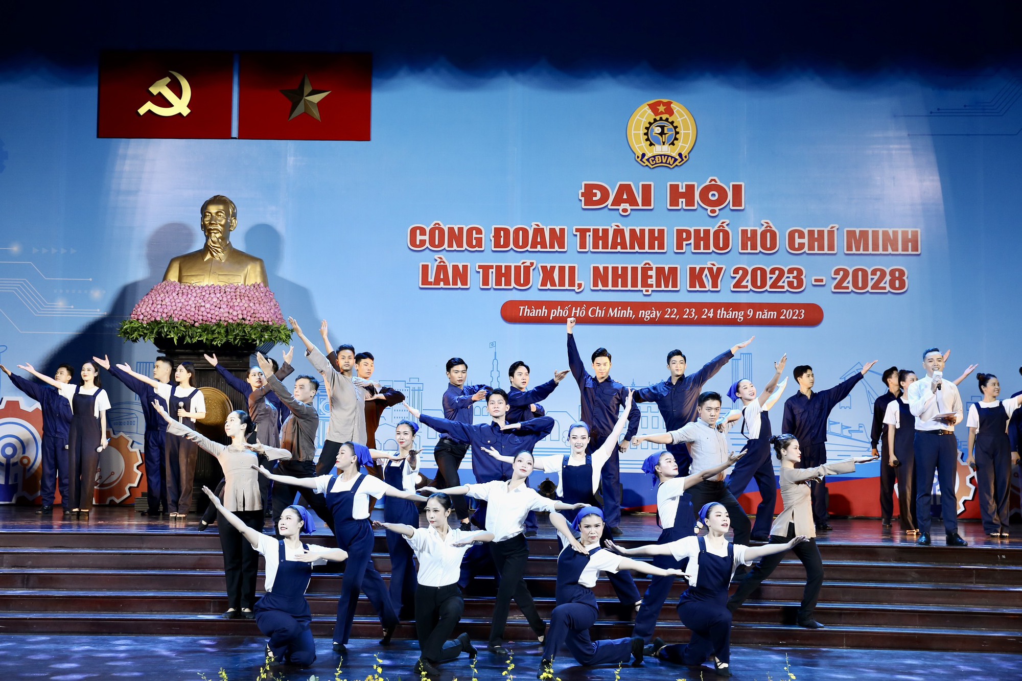 L&atilde;nh đạo Th&agrave;nh ủy TP HCM v&agrave; Tổng LĐLĐ Việt Nam đến dự phi&ecirc;n bế mạc Đại hội XII C&ocirc;ng đo&agrave;n TP HCM - Ảnh 13.