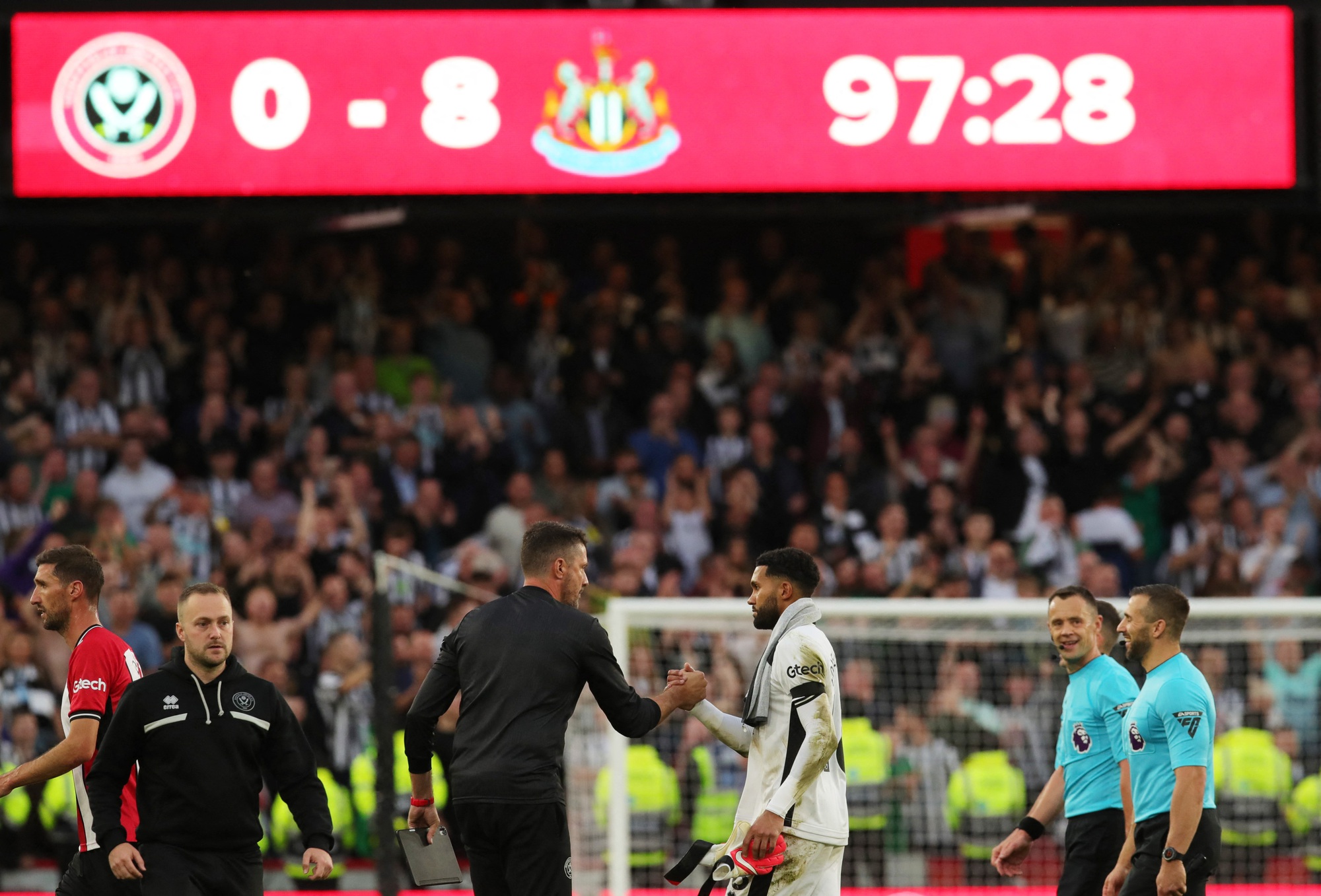 Newcastle thắng hủy diệt 8-0 Sheffield United, kỷ lục cho&aacute;ng v&aacute;ng Ngoại hạng Anh - Ảnh 9.