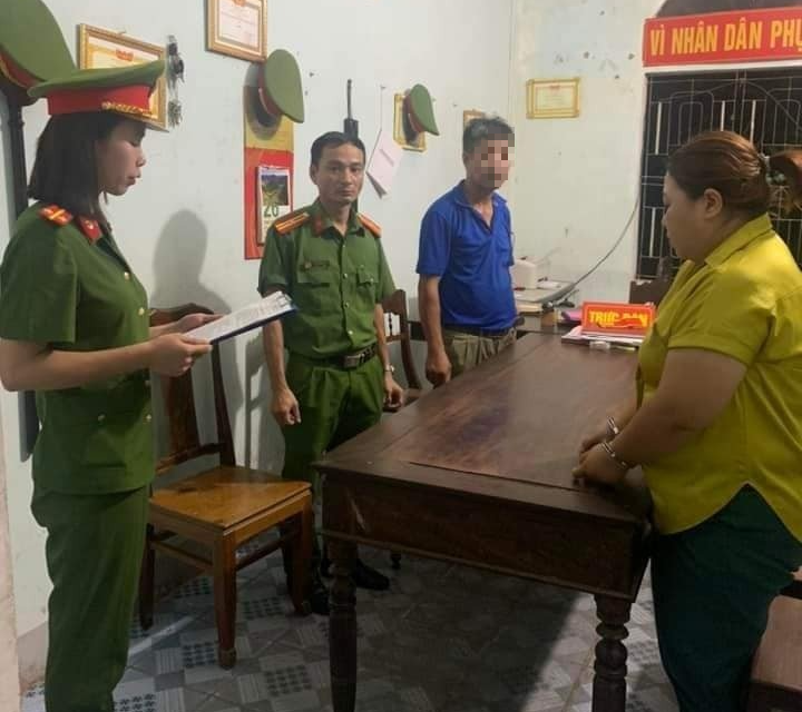 Bắt người phụ nữ làm giả sổ đỏ, chiếm đoạt tiền của người dân