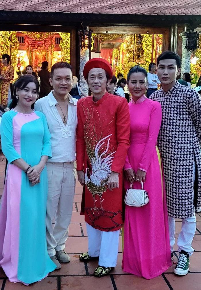 Ho&agrave;i Linh xuất hiện đầy rạng rỡ trong ng&agrave;y Giỗ Tổ s&acirc;n khấu - Ảnh 2.