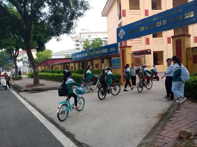 Được cô chủ nhiệm giao quyền, lớp trưởng có hành vi bạo lực với bạn