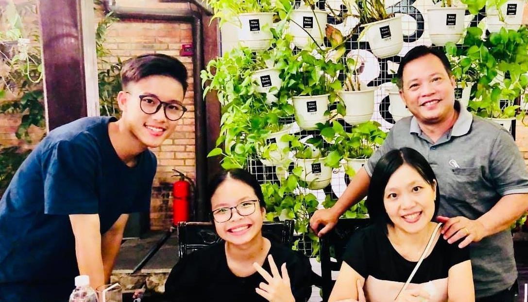 V&otilde; Việt Phương v&agrave; sinh vi&ecirc;n mang trăng thu đến bản ngh&egrave;o - Ảnh 4.