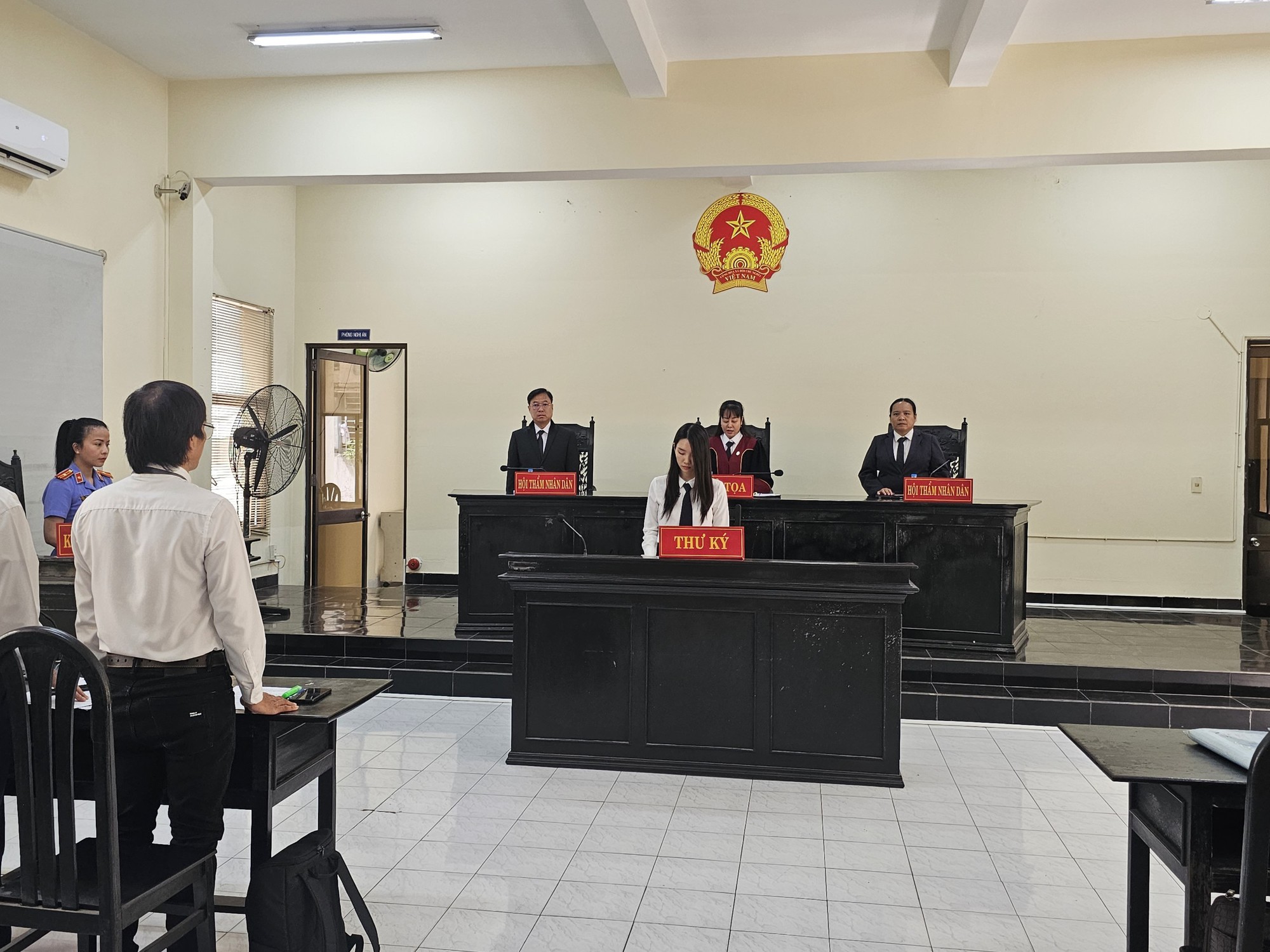Diễn biến bất ngờ vụ Sabeco bị người mua bia khởi kiện