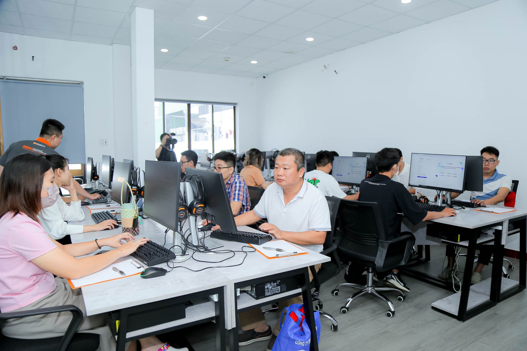 Thích ứng với xu thế đào tạo mới