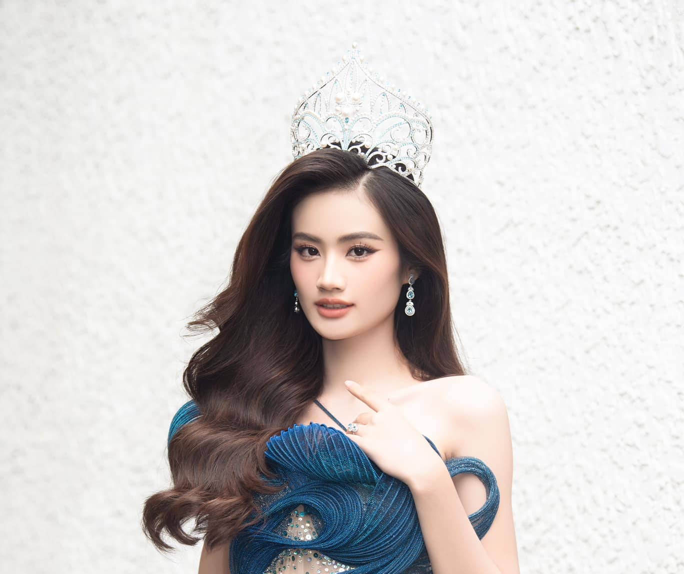 Hoa hậu Ý Nhi có động thái “đặc biệt” sau nghi vấn tái xuất?